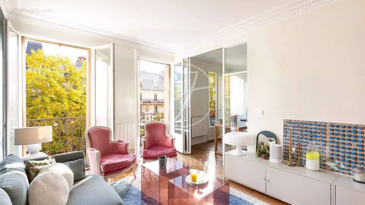 Appartement à PARIS-18E