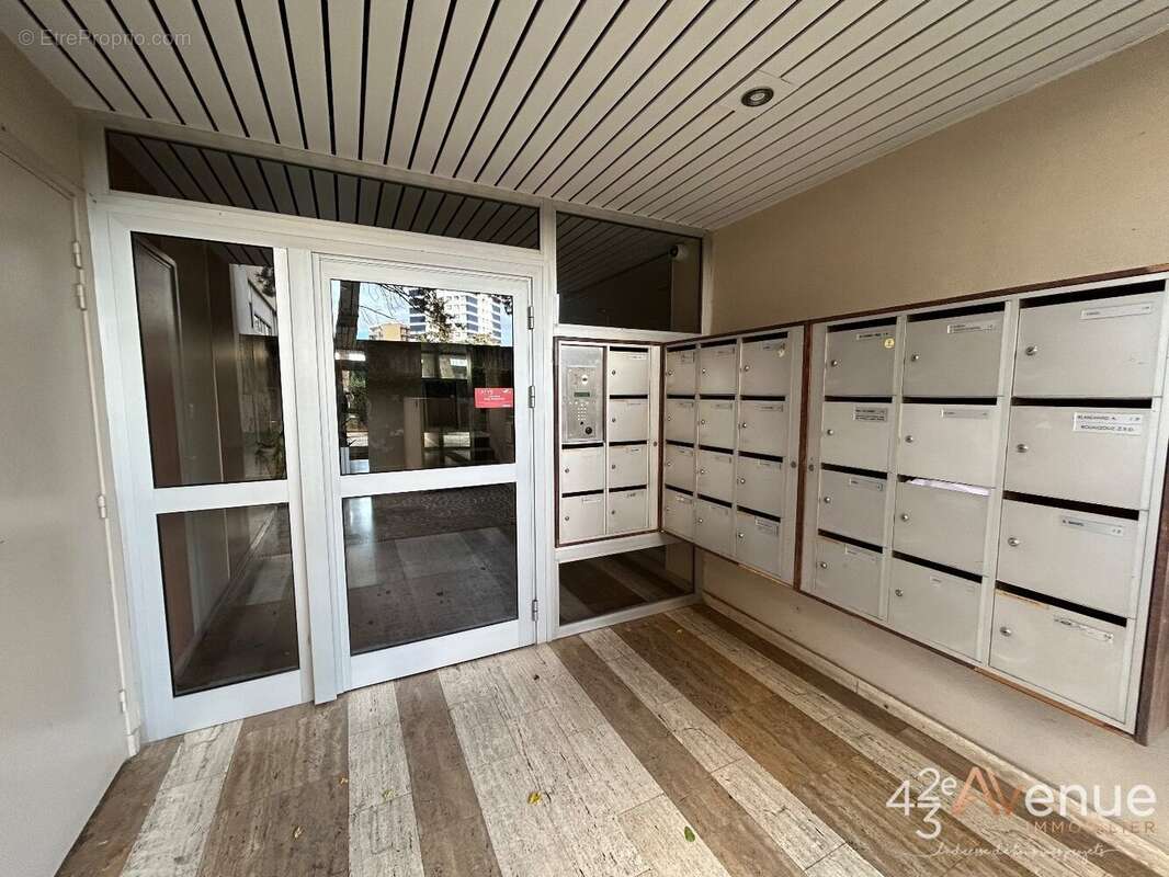 Appartement à SAINT-ETIENNE