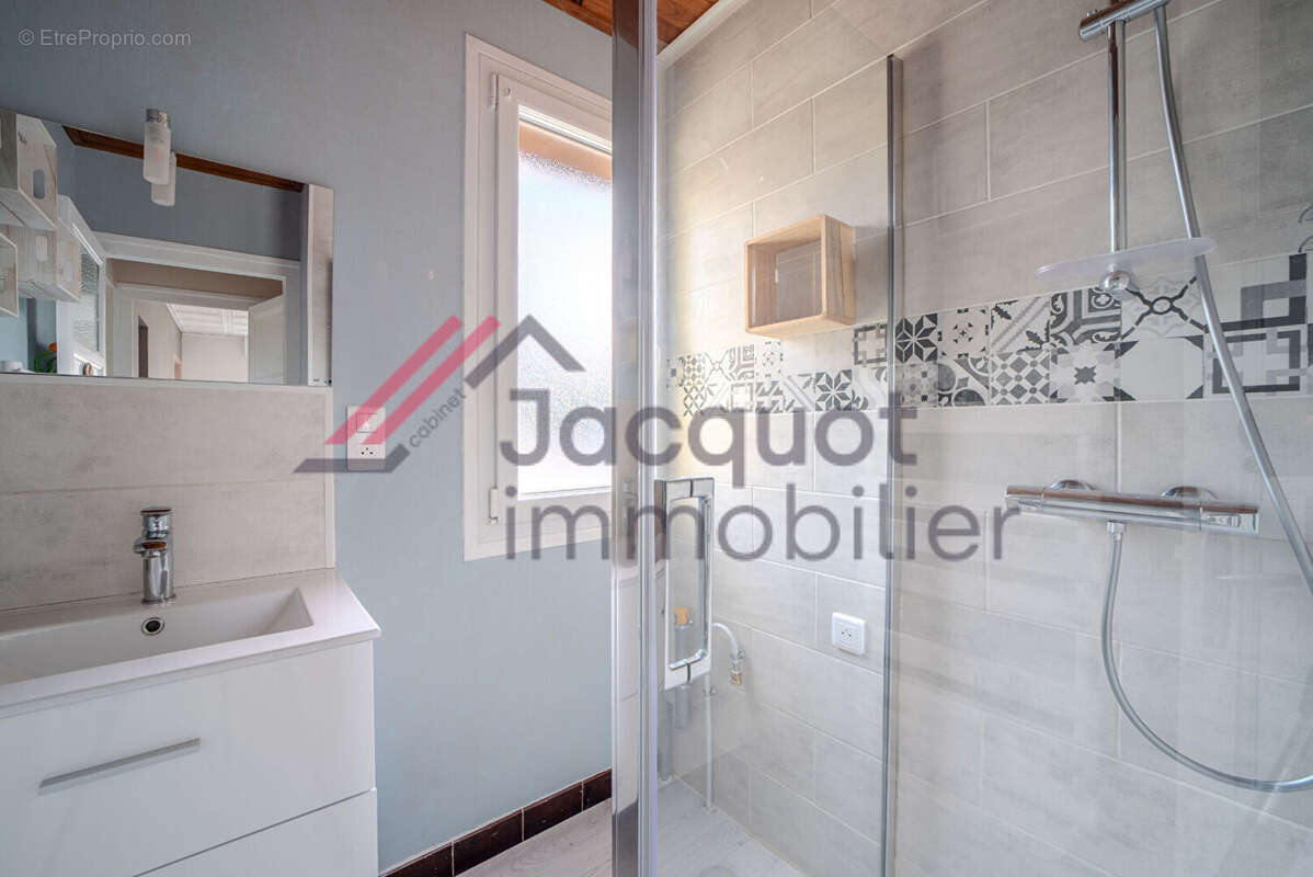 Appartement à LONS-LE-SAUNIER