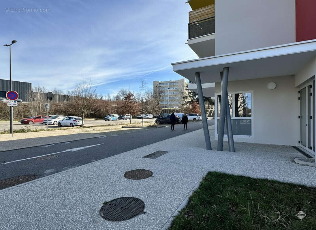 Commerce à ROCHE-LA-MOLIERE