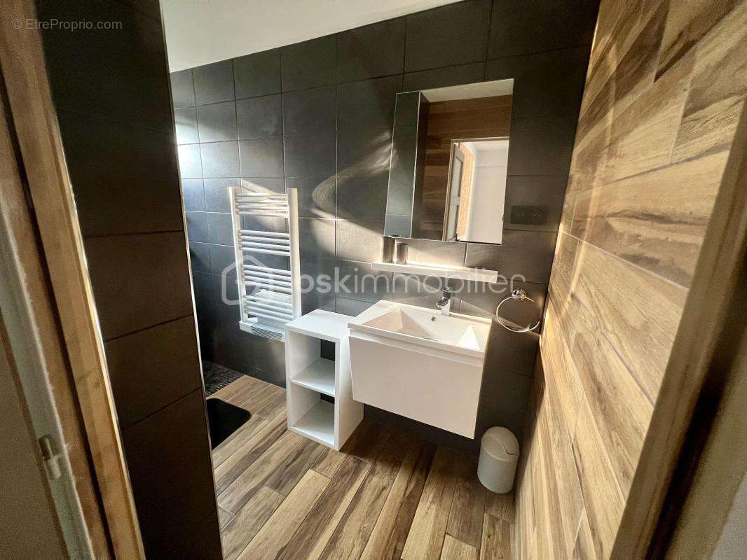 Appartement à BOMBON