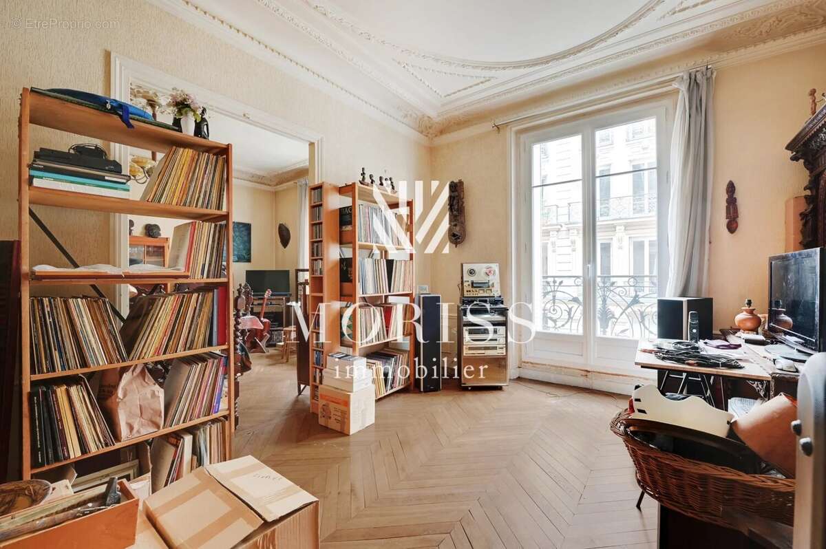 Appartement à PARIS-3E