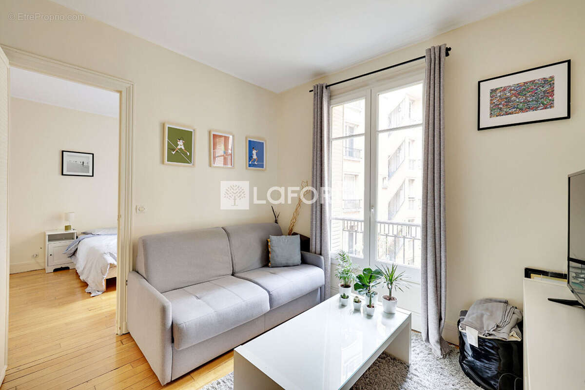 Appartement à PARIS-14E