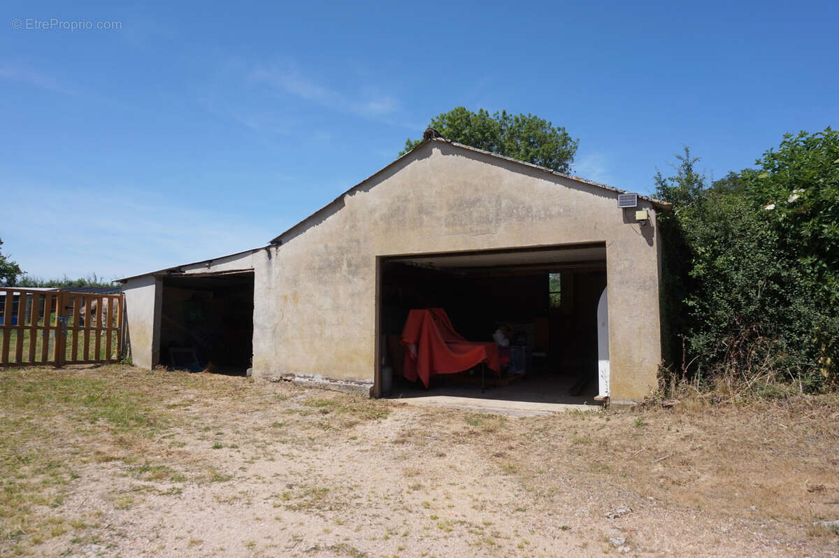 Maison de campagne et ses dépendances - photo 13