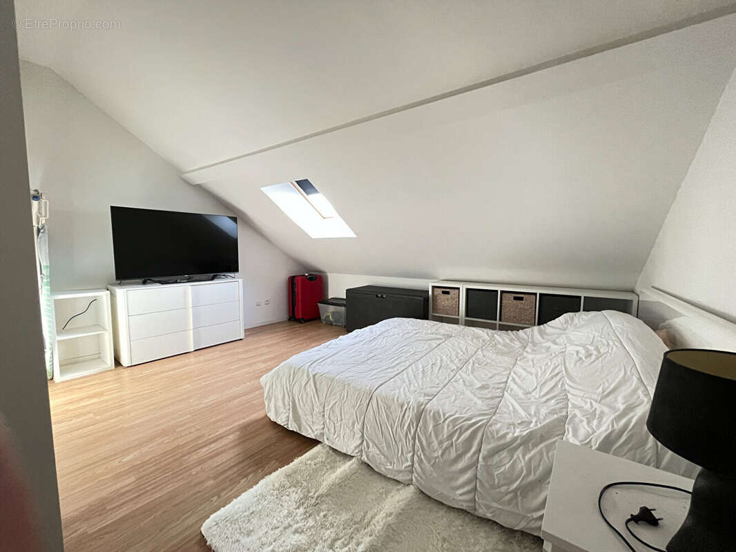 Maison 80 m² à Angicourt  - photo 5