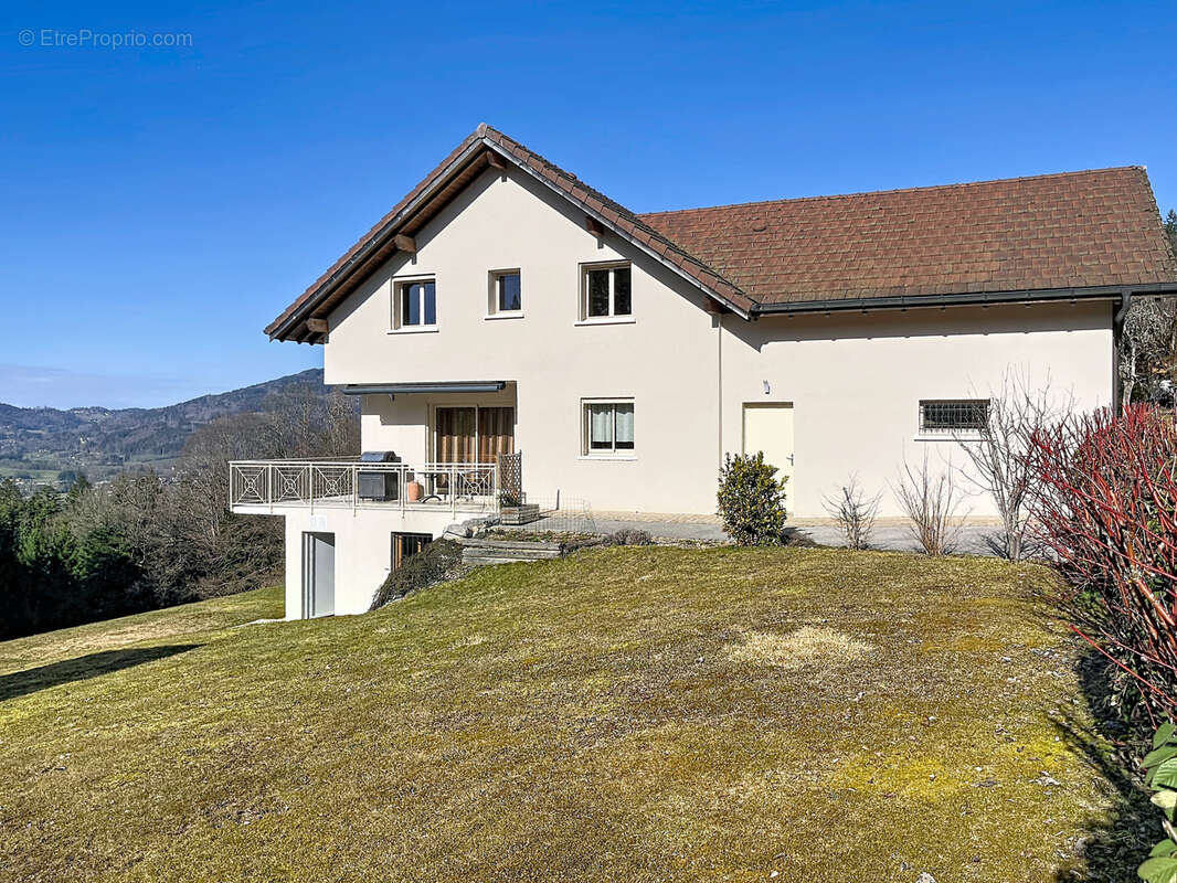 Maison à BOEGE