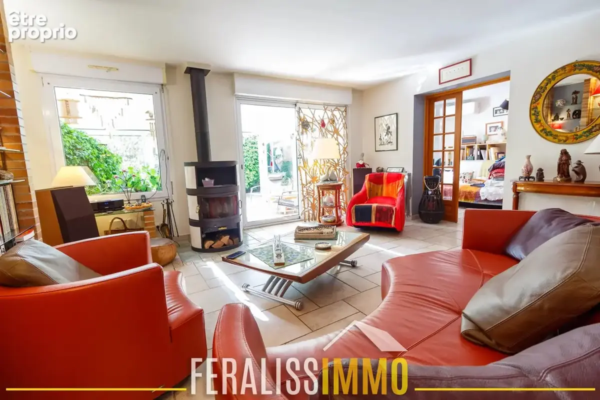 Maison familiale de 122 m2 avec jardin et espace jacuzzi ! - photo 3