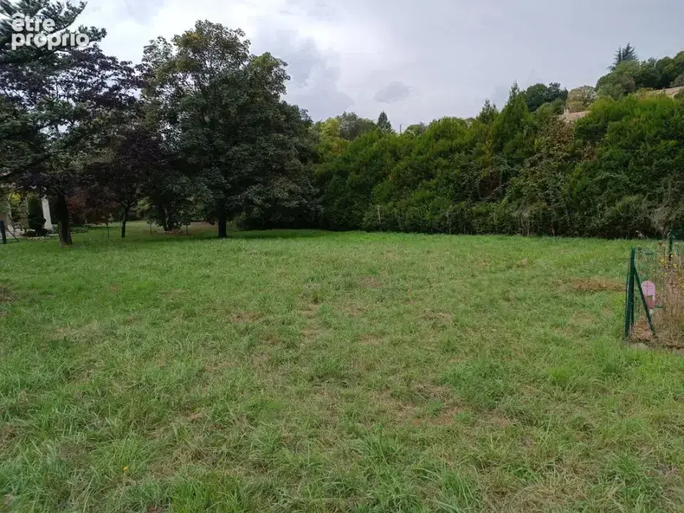Terrain à FONTAINE-LE-PORT