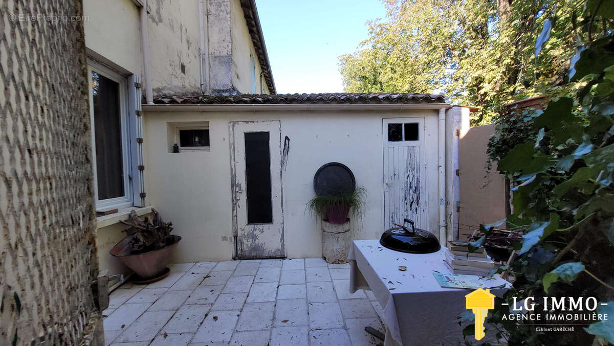 Maison à MORTAGNE-SUR-GIRONDE