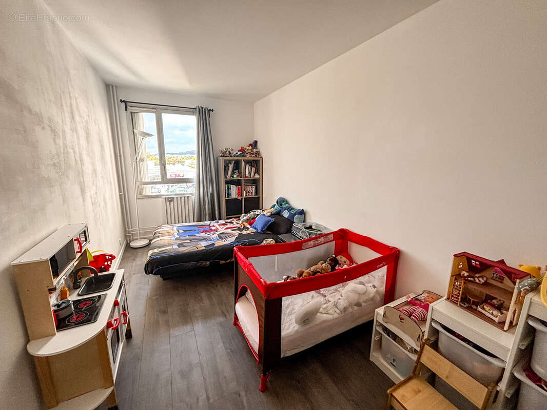 Appartement à SARTROUVILLE