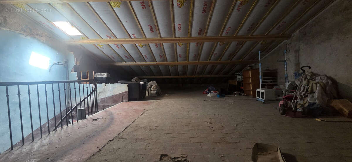 Hyères centre — 4ᵉ et dernier étage — combles à aménager — 114,95 m2 au sol - photo 2