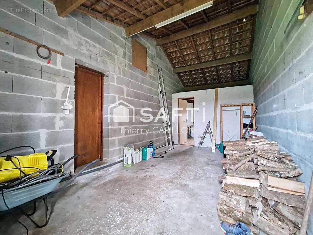 Maison 99 m² à Saint-Martin-De-Saint-Maixent  - photo 8