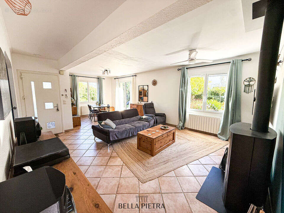 Maison à SAINT-GENIES-DES-MOURGUES