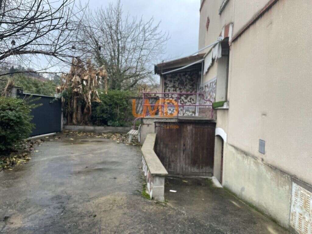 Maison à DECAZEVILLE