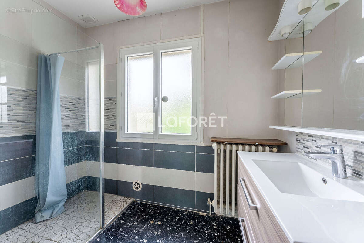 Maison à SAINT-GERMAIN-SUR-L&#039;ARBRESLE