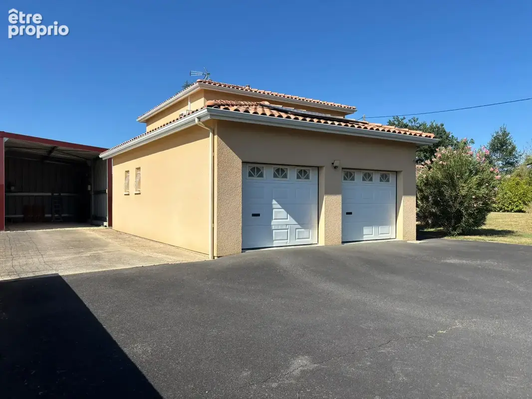 Maison familiale de 141 m2, 4 chambres avec dépendances et jardin arboré - photo 12