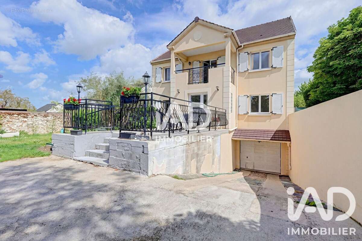 Maison 168 m² à Mareuil-Les-Meaux  - photo 2
