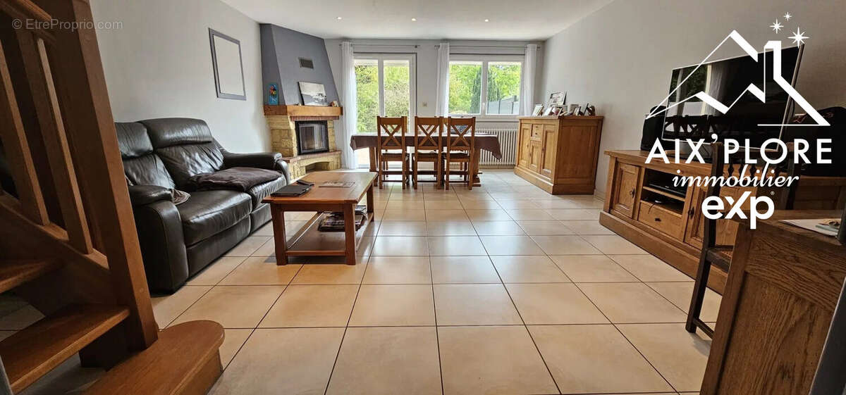 Maison à PRIAY