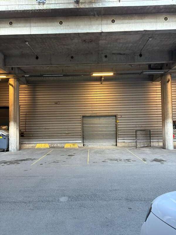 Photo 3 - Commerce à PANTIN