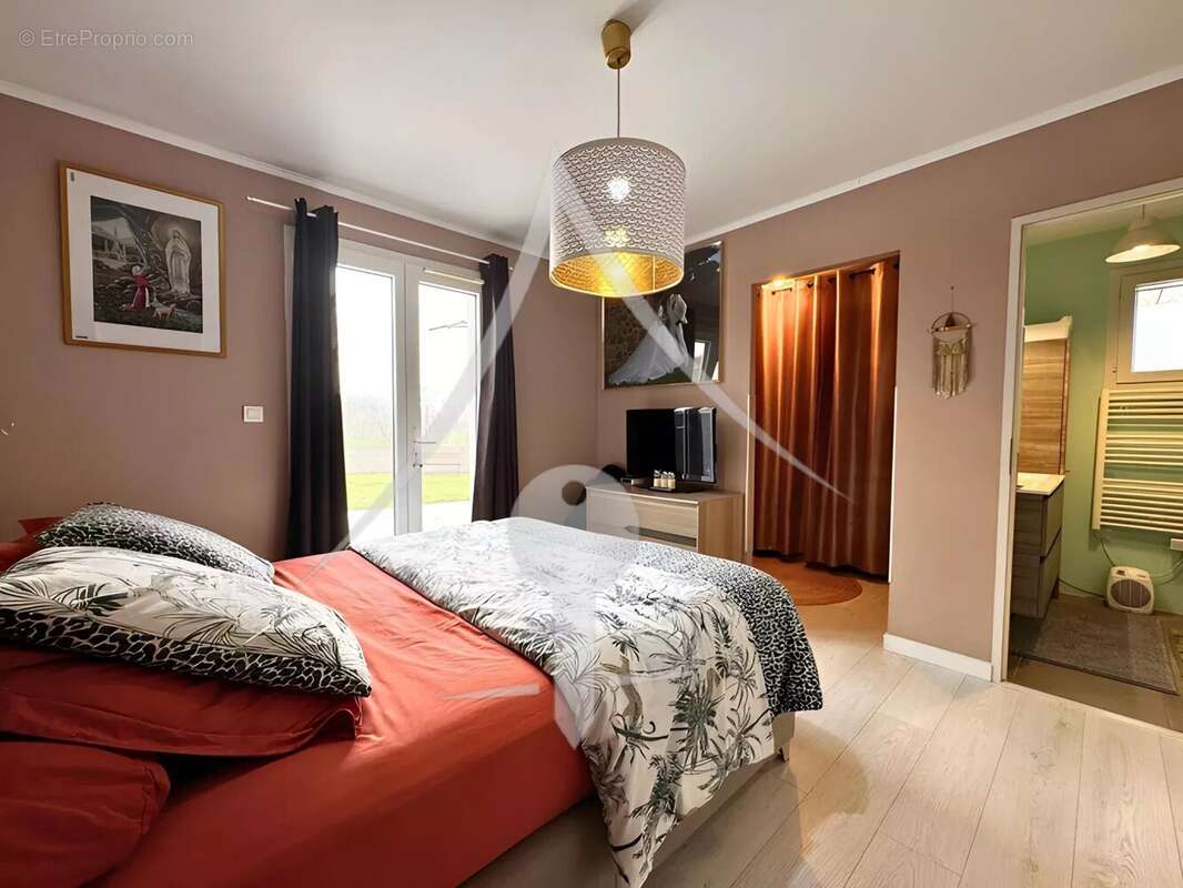 Maison à LAVERNOSE-LACASSE