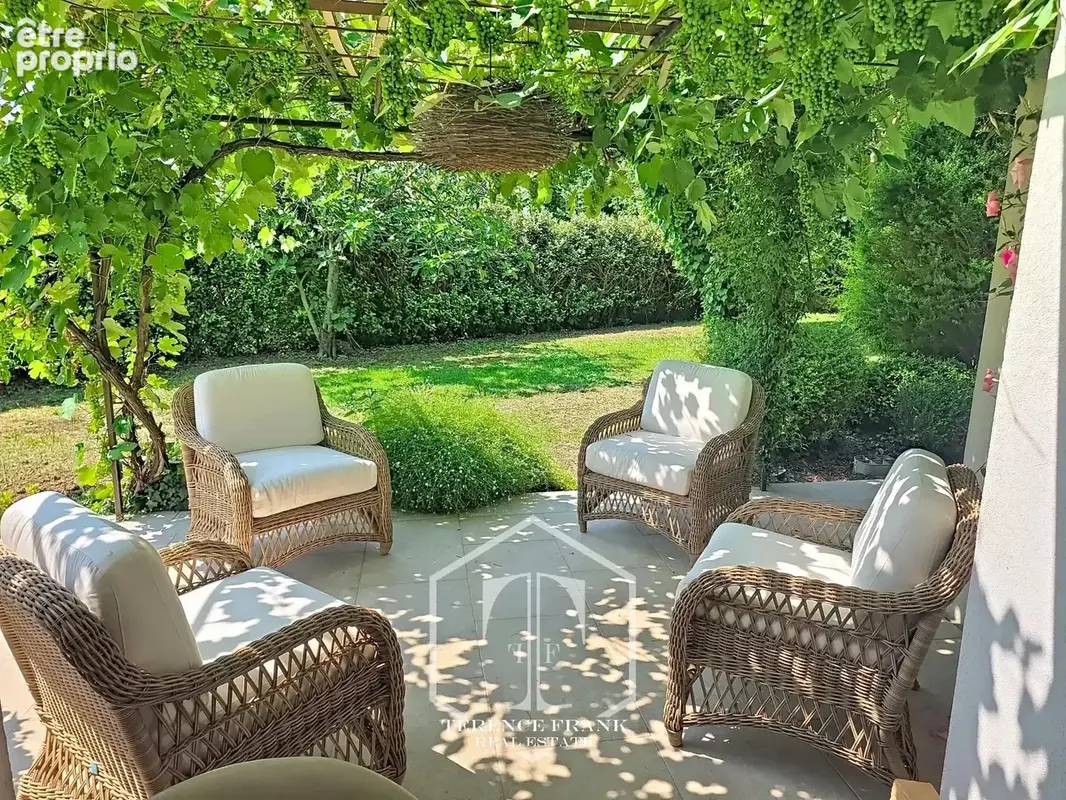 Villa de caractère – Plus de 240 m² – 5 chambres – Piscine – Jardin - photo 41