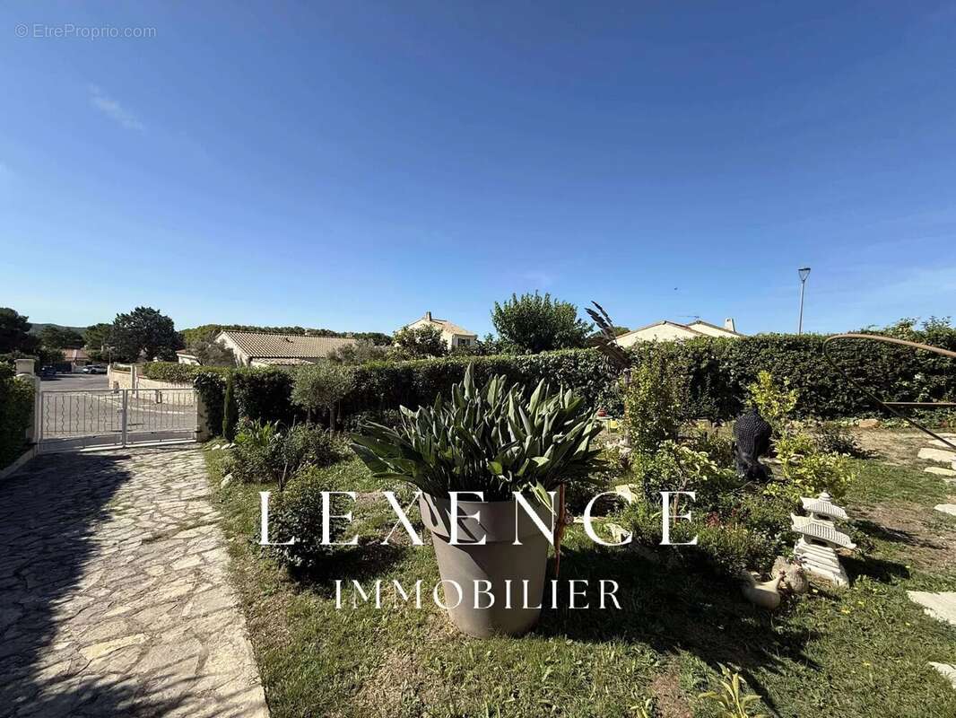 Appartement à LA FARE-LES-OLIVIERS