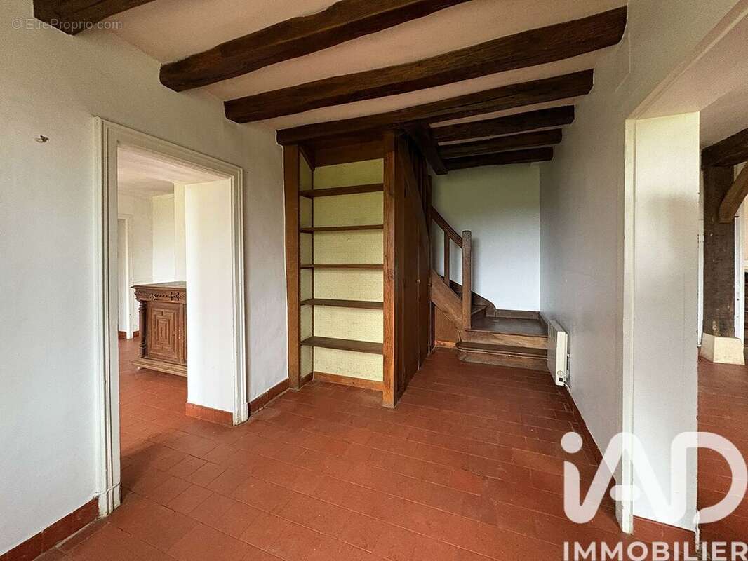 Maison 111 m² à Mezilles  - photo 2