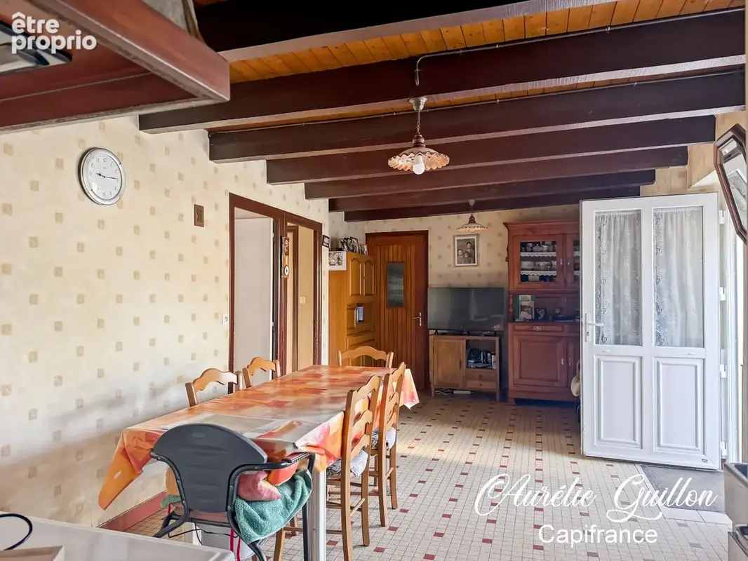 Le Roc-Saint-André – Maison en pierre 5 pièces 80 m2 avec beau potentiel - photo 4
