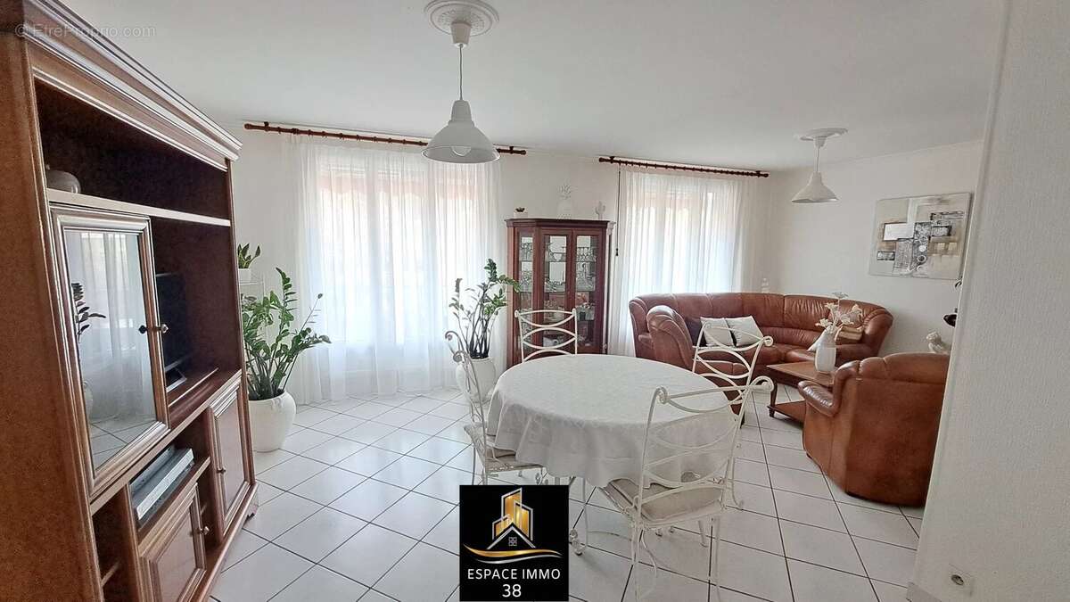 Appartement à LE PONT-DE-CLAIX