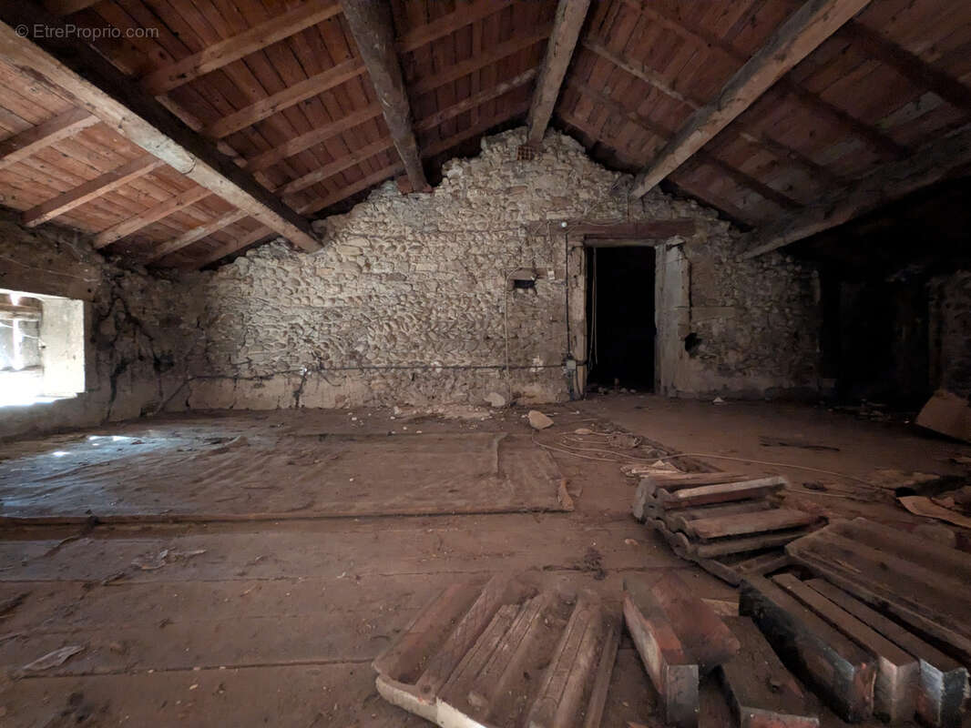 Appartement à CHANTEMERLE-LES-BLES