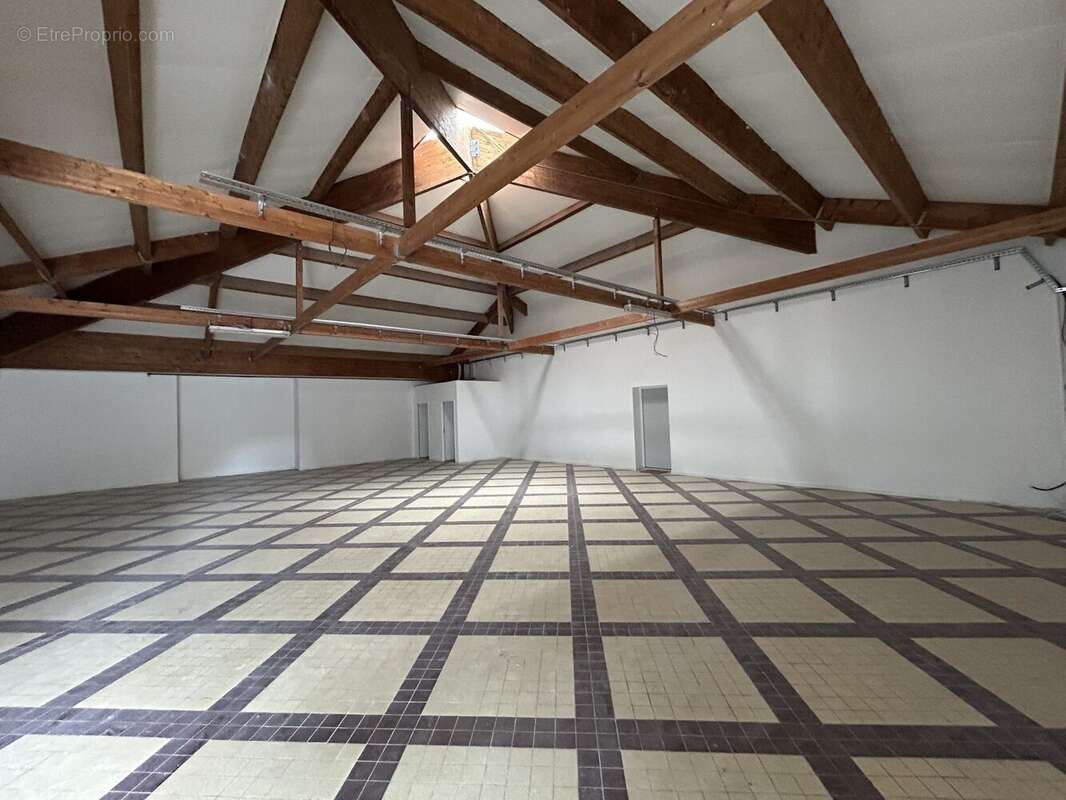 Commerce à LE PALAIS-SUR-VIENNE