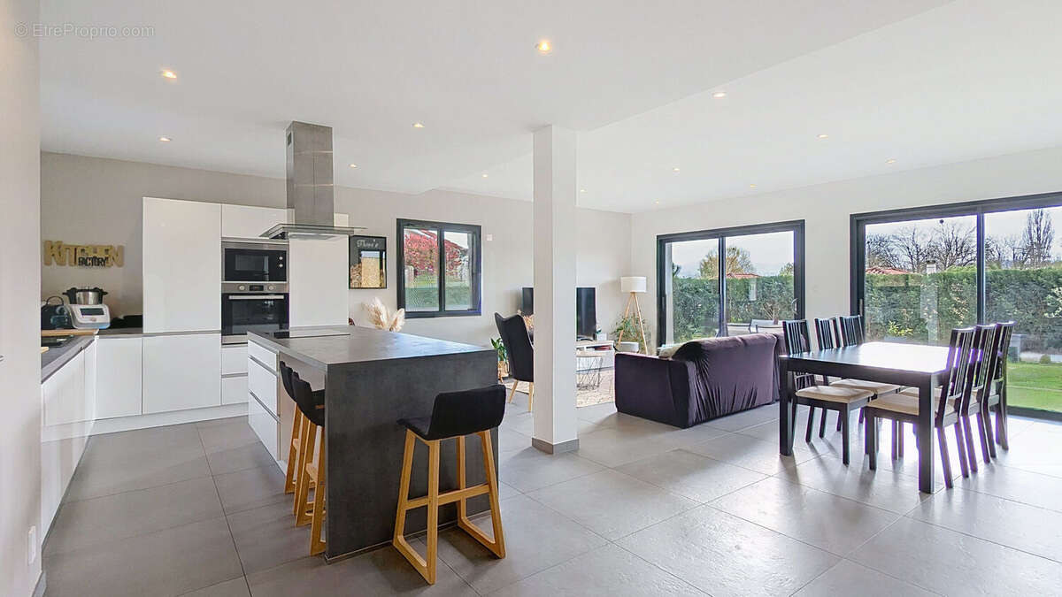 Maison 155 m² à Lozanne  - photo 3