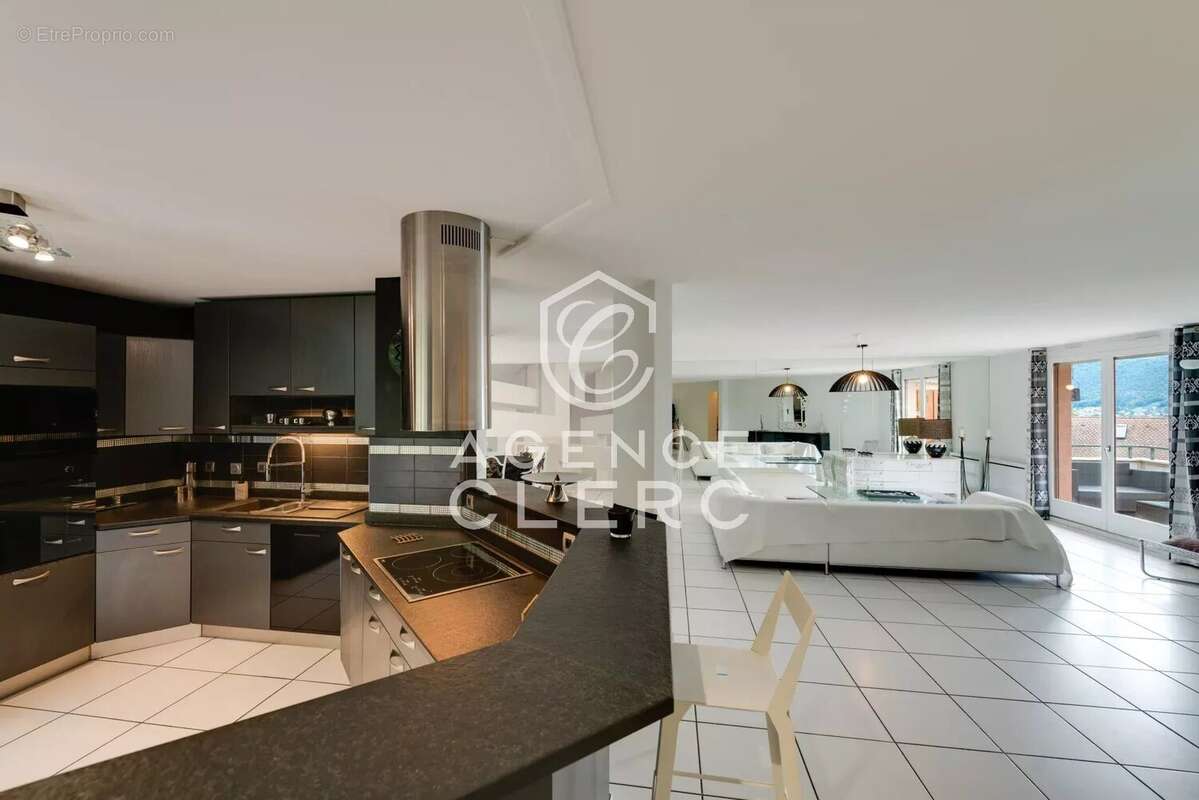Appartement à VEYRIER-DU-LAC