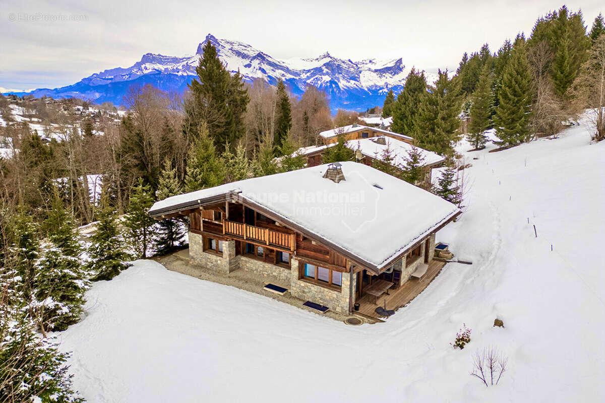 Maison à DEMI-QUARTIER