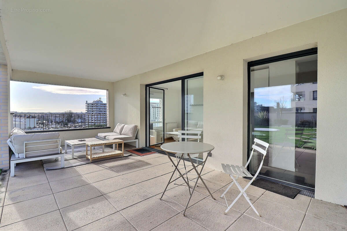 Bordeaux - terrasse exceptionnelle de 100 m2 - appartement  coté jardin au calme absolu - photo 3