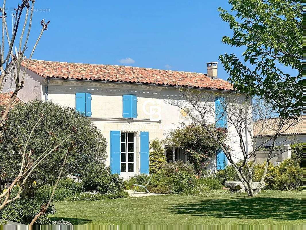 Maison à FONTCOUVERTE