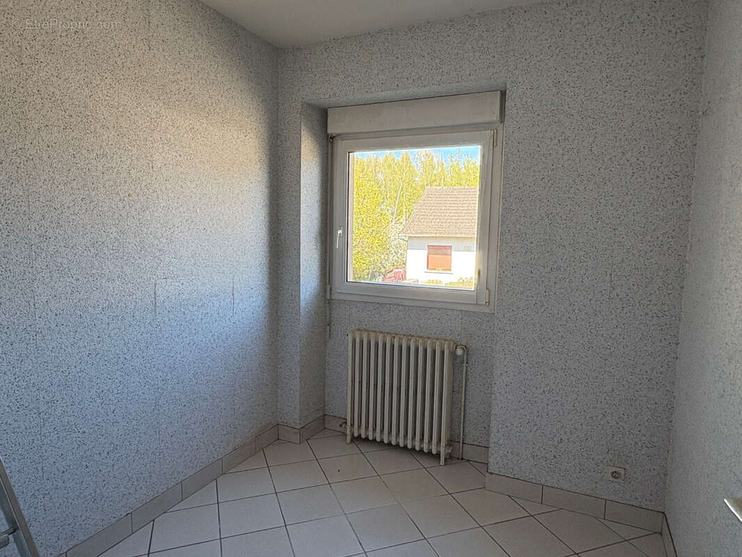 Maison à COUSSAC-BONNEVAL