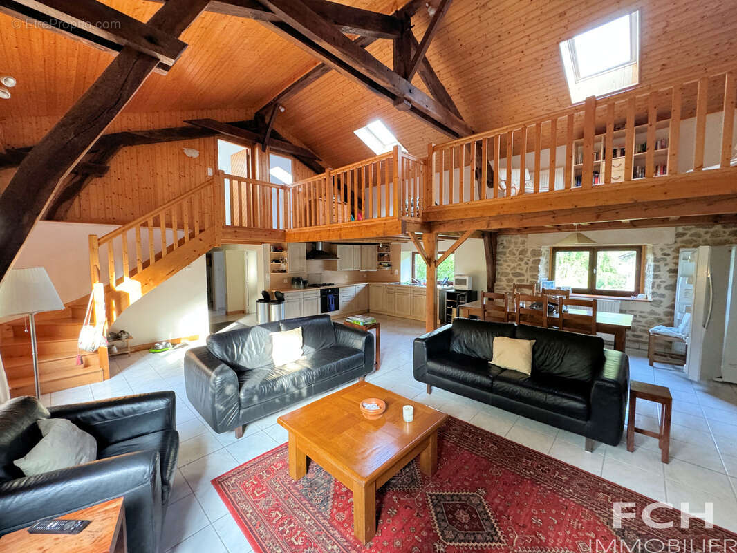 Maison en pierres avec grange et piscine - photo 4