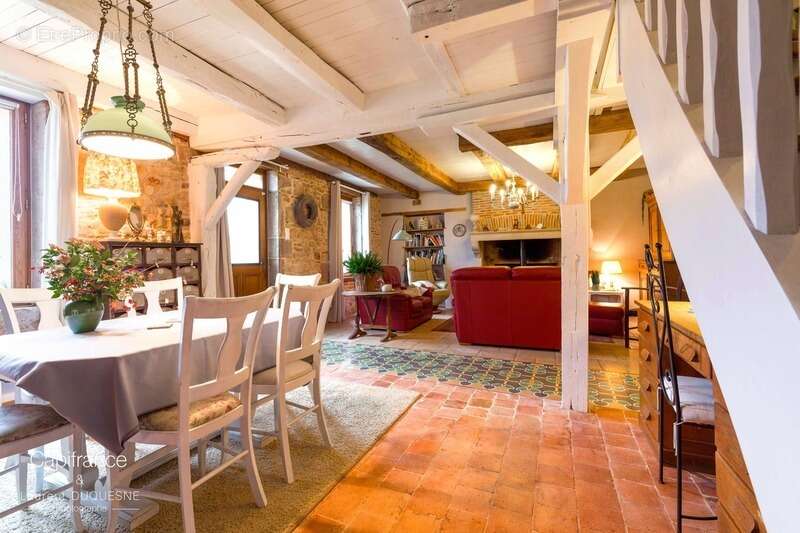 Maison à LAMARCHE-SUR-SAONE