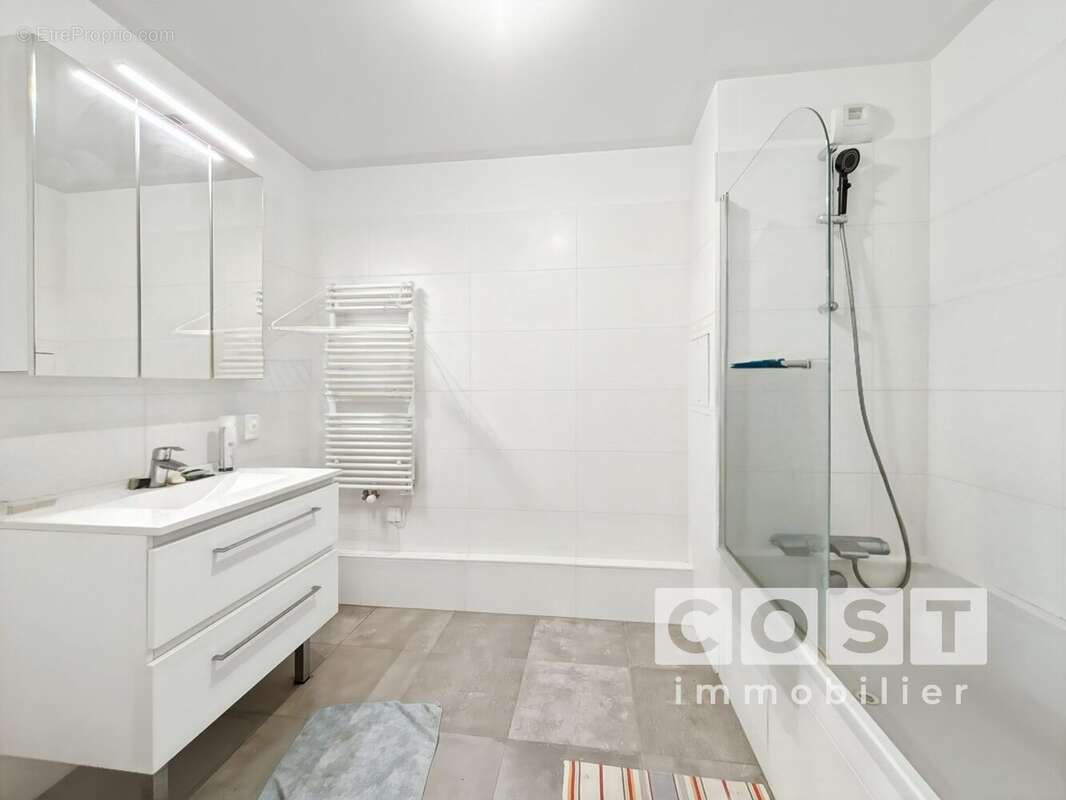 Appartement à BOIS-COLOMBES