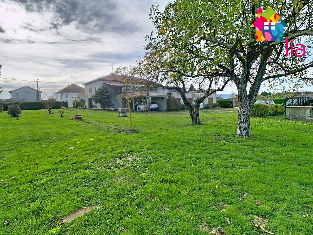 Maison à SAINT-ROMAIN-LA-MOTTE