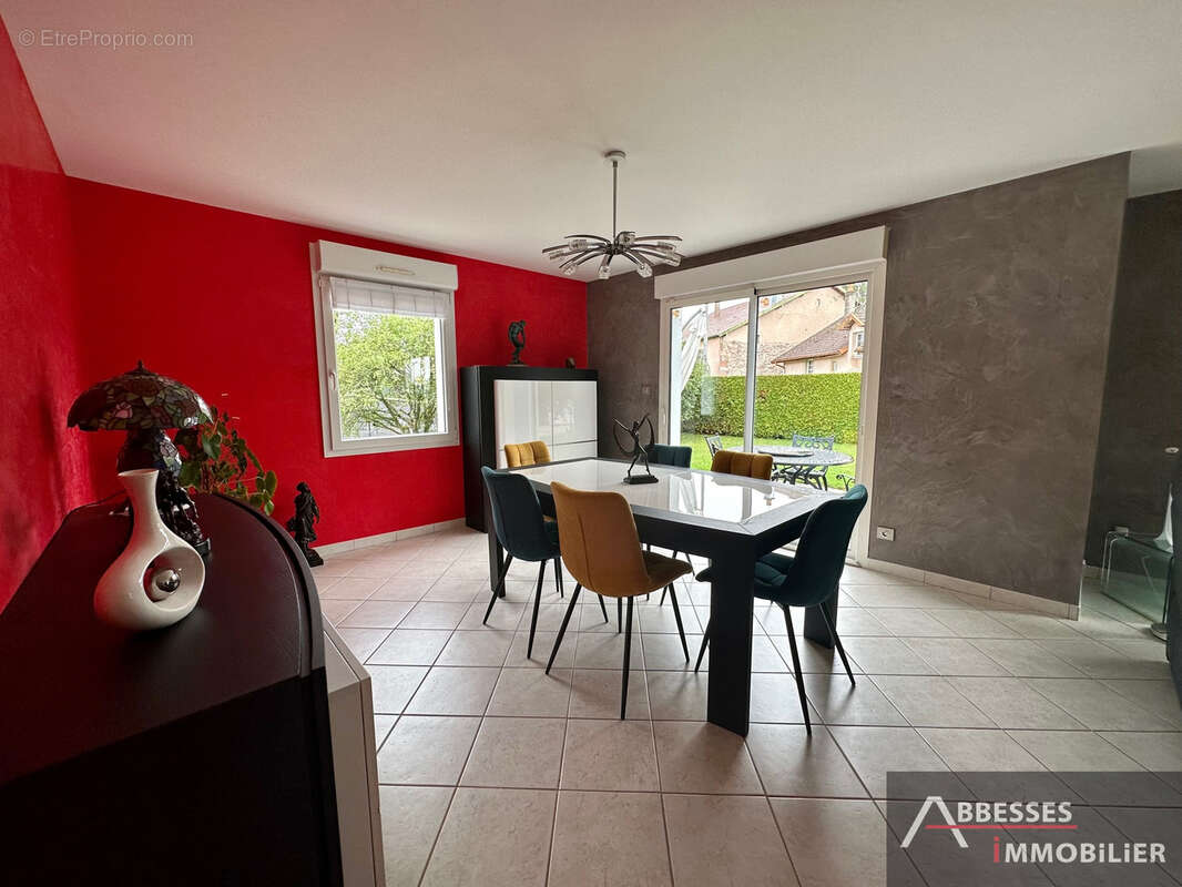 RAON AUX BOIS : Pavillon individuel de plain pied en excellent état - Très belle propriété clôturée - photo 4