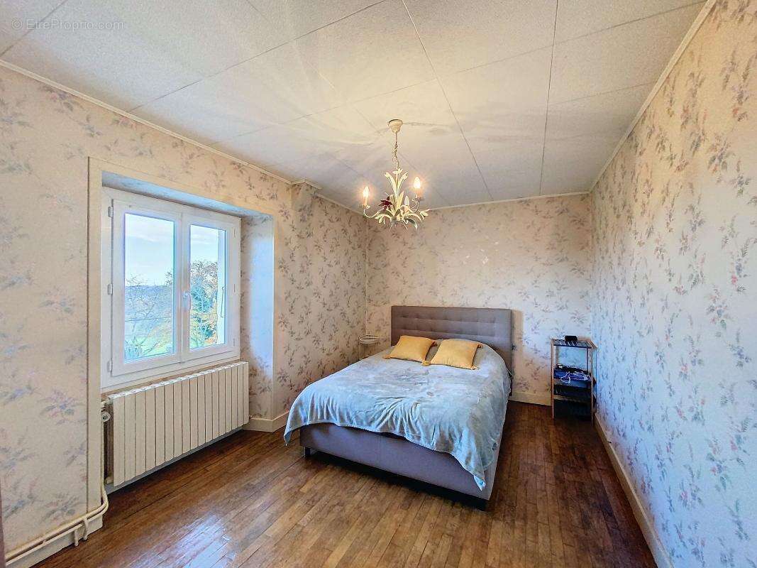 Maison à SAINT-BONNET-L&#039;ENFANTIER