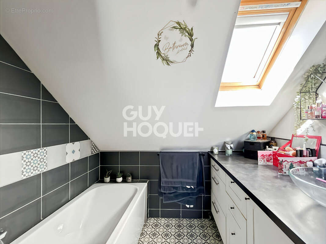 Maison à FONTENAY-TRESIGNY