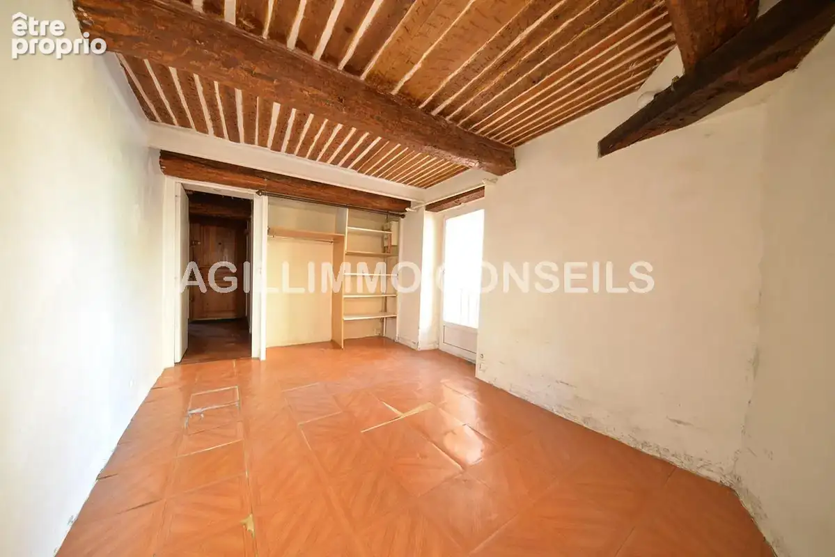 Appartement 2-3 pièces à rénover avec cave dans maison de villag - photo 10