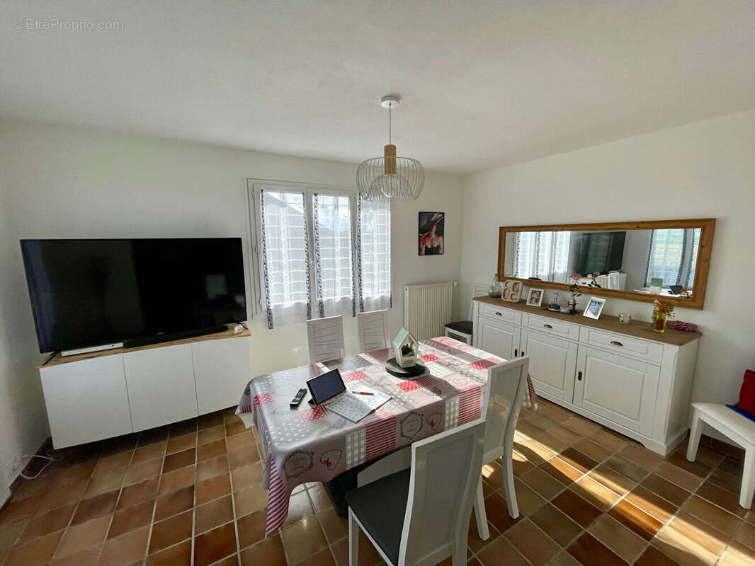 Maison à SAINT-MELOIR-DES-ONDES