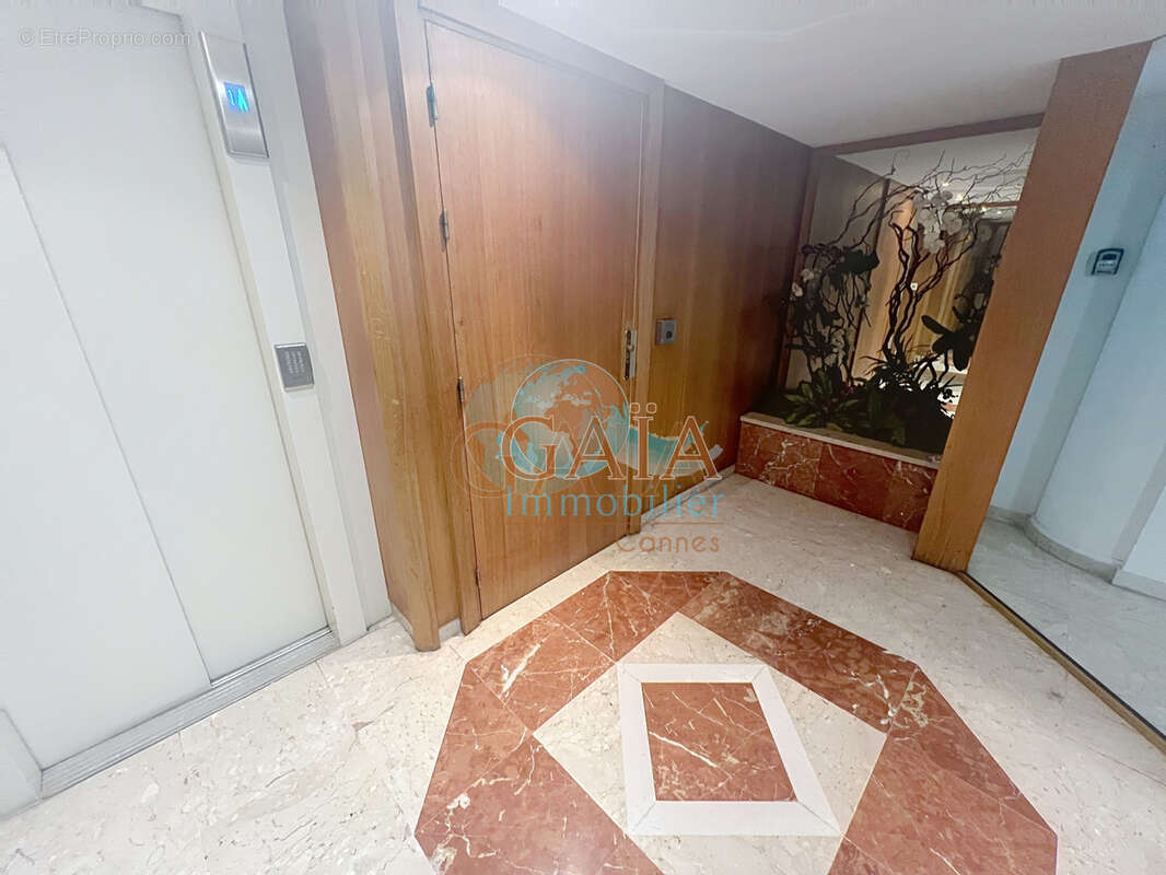 Cannes montfleury 2p 39m2 terrasse parking bon etat  5 minutes de la croisette - photo 10