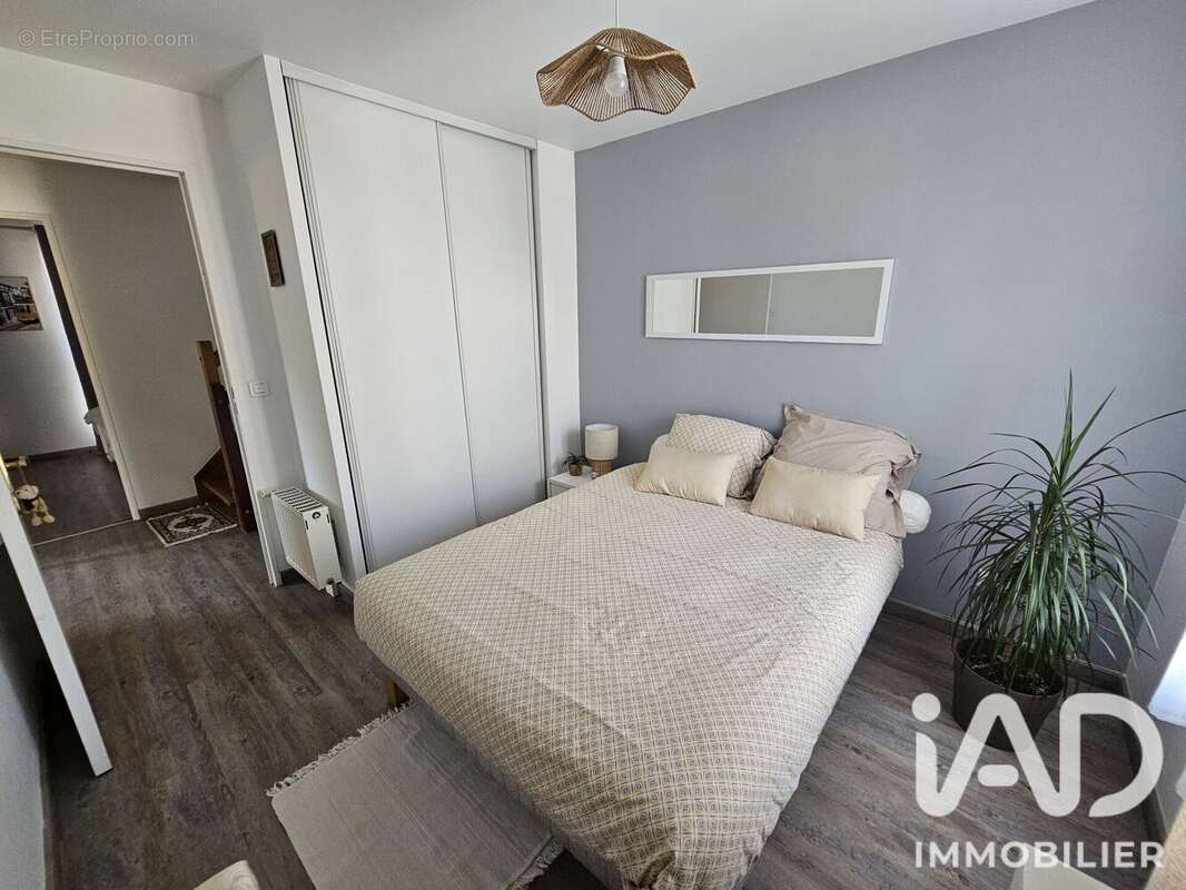 Maison 92 m² à Emerainville  - photo 9