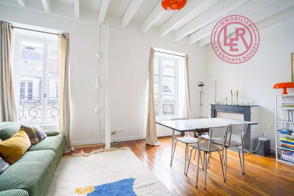 Appartement à PARIS-3E