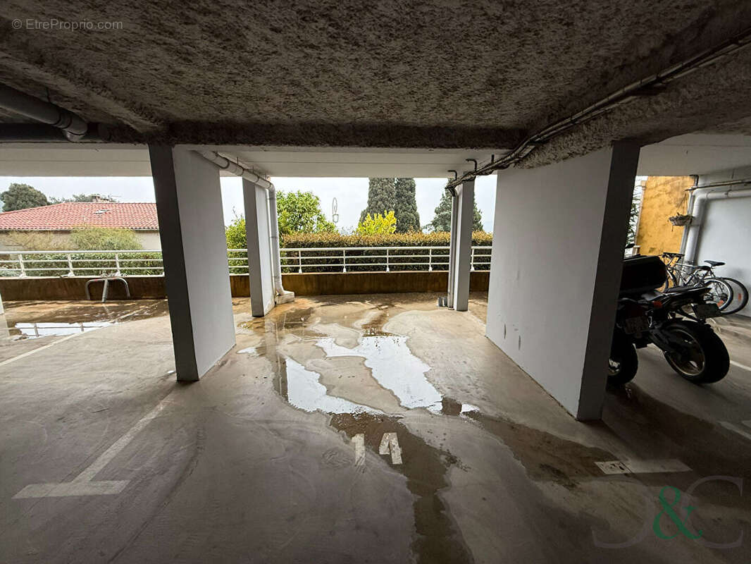 Appartement à BORMES-LES-MIMOSAS